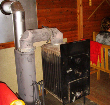 Ofen in Weihnachtsmarkthaus